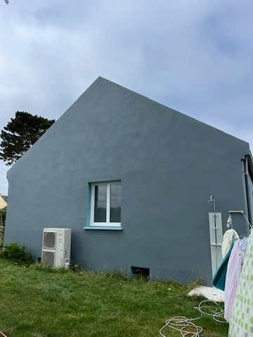 Façade ravalée et repeinte par JR Peinture